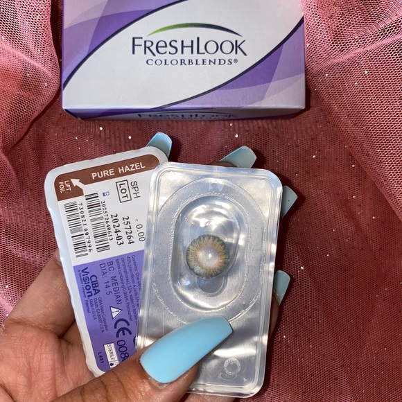 New!! Make up case w/accessories - Picture 10 of 16